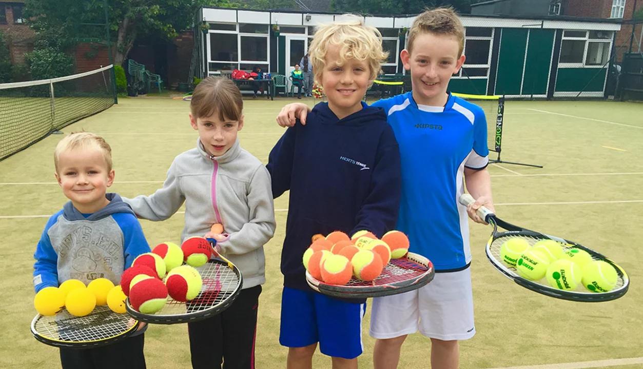 Wat is de juiste tennisracket maat voor een 8-jarige?
